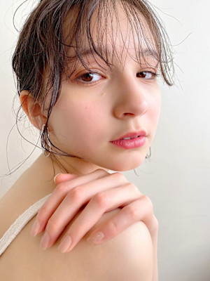 アッシュグレー