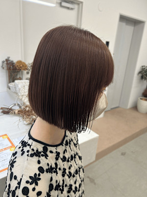 《花屋併設》ぱつっとボブ