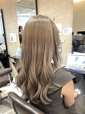 大人可愛い大人美人くすみカラーアッシュグレーベージュ