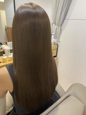 滑らかなロングは髪質改善で♪