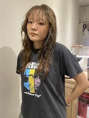 イエローベージュ/ブリーチ/ケアブリーチ/レイヤーカット