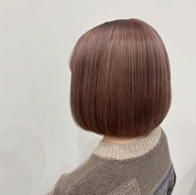 ピンクベージュ