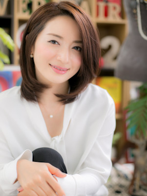 小顔かき上げダークアッシュワンレン大人ボブ　ショコラブラウン