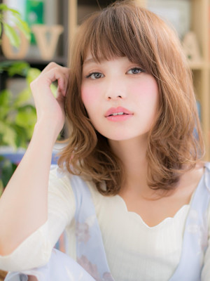 くせ毛風大人巻きパールベージュ小顔ロブヘアウェーブミディアム