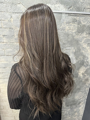 ハイライトグレージュイルミナカラーエギョモリ