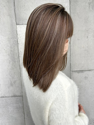 コントラストハイライト　デザインカラー　ベージュカラー　艶感