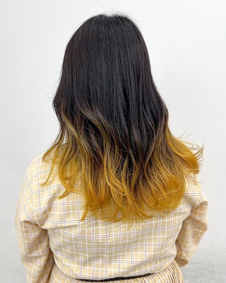 イエローグラデーションカラー