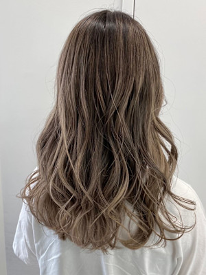 ミルクティーベージュ