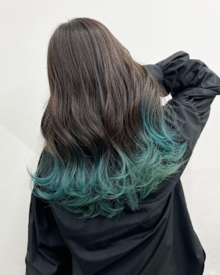 エメラルドグリーンカラー