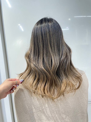 ナチュラルバレイヤージュ