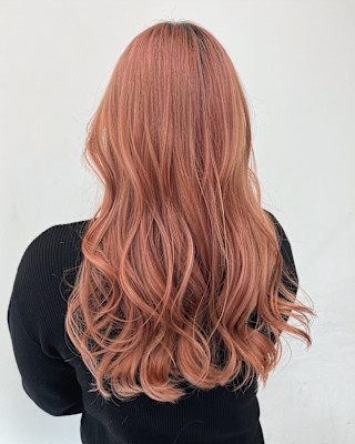 ピンクベージュ