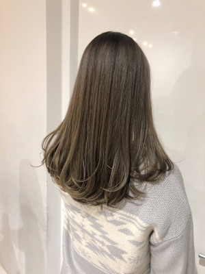 アッシュベージュ