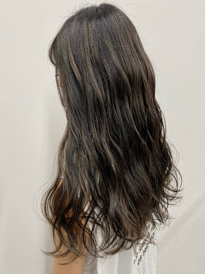 ブラウンカラー