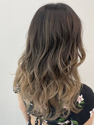 バレイヤージュカラー