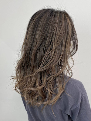 ナチュラルバレイヤージュブラウン