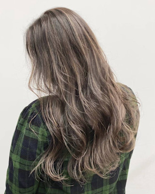 ミルクティーグレージュ