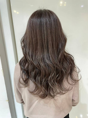 アッシュグレージュ