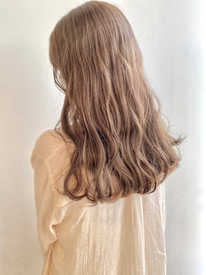 ミルクティーベージュ