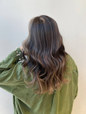 グレージュグラデーションカラー