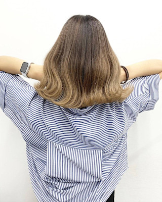 ライトブラウン