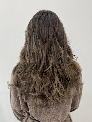 ベージュカラー