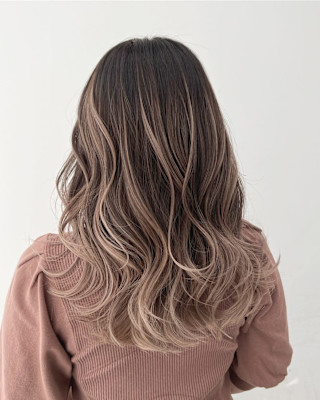 ブラウンベージュ