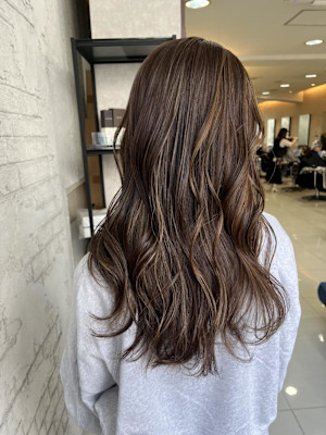 30.40代白髪ぼかしハイライトミルクティーベージュ