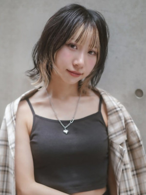 ショートウルフレイヤー インナーカラー 髪質改善 ブリーチ