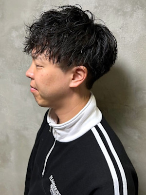 ツイスパ　ショートマッシュ　ツーブロックマッシュ　黒髪