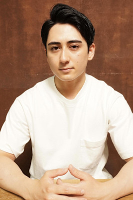 アップバングショート