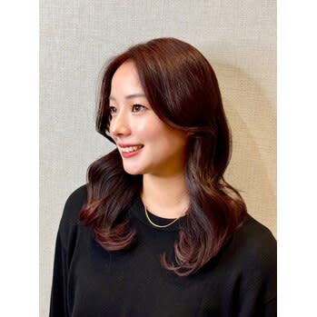センターパートミディアムレイヤー×モーブカラー