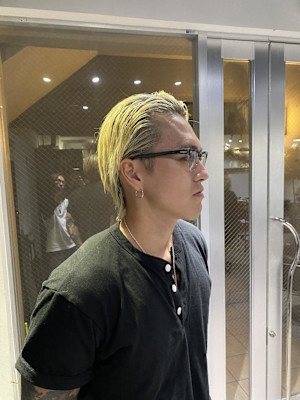 ウルフアッシュブラックカルマパーマベリーショート