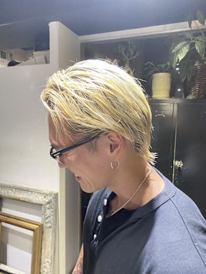 ウルフアッシュブラックカルマパーマベリーショート