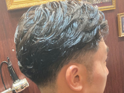 MEN'Sミドルスキンフェードバーバースタイルメンズカット