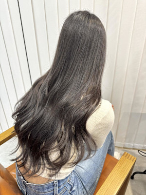 ロングヘア×レイヤーカット ダークグレージュ