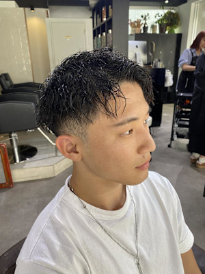 ウルフアッシュブラックカルマパーマベリーショート