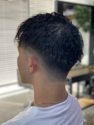 ウルフアッシュブラックカルマパーマベリーショート