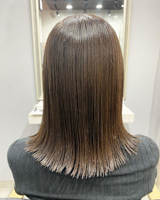 ロングボブのナチュラルベージュ