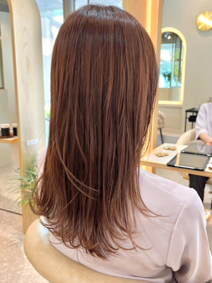 ミルクティーベージュ　ハイトーン　ロング　外ハネワンカール