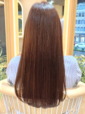 ベージュカラー　艶髪ストレート　髪質改善　ダメージレスカラー