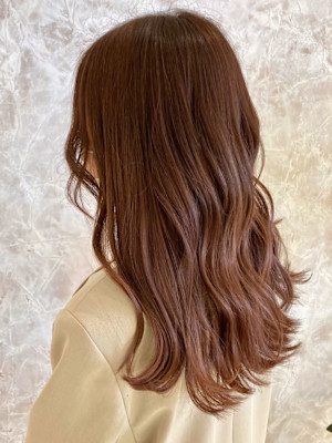 ヘーゼルベージュ　巻き髪アレンジ　顔周りレイヤー　ロング