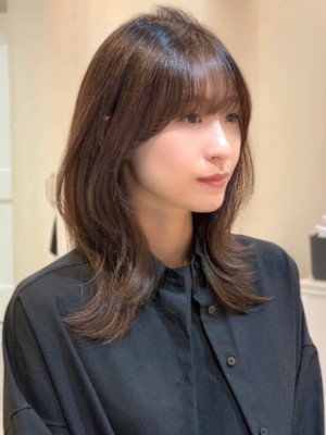 くびれ　レイヤー　セミロング　ベージュカラー　似合わせカット