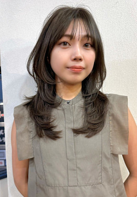 レイヤーカットウルフレイヤーロングオリーブベージュ