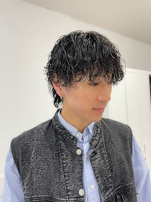 波巻きパーマにマッシュウルフ