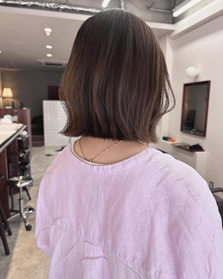 【Look at】ウェーブボブ切りっぱなし外ハネベージュ