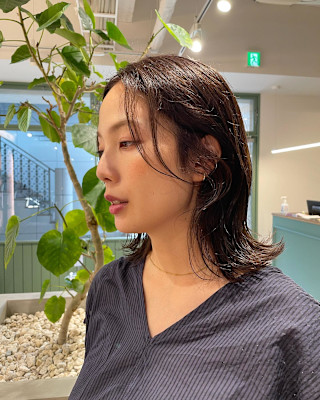 オリーブベージュ