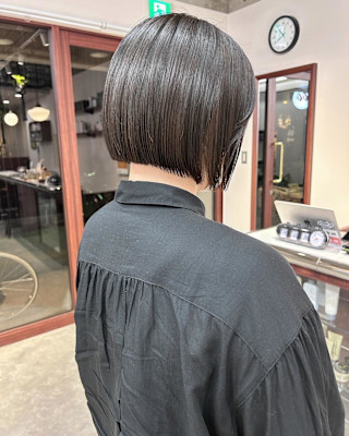 【Look at】スリークボブシアベージュ