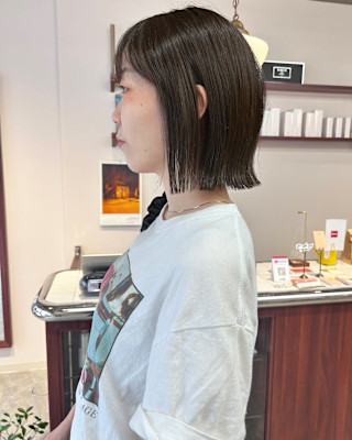 【Look at】あごボブ切りっぱなしくびれオリーブ