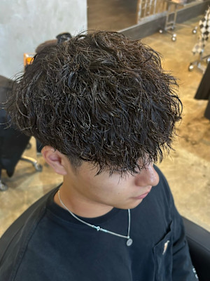 メンズマッシュカットツーブロックツイストスパイラルパーマ