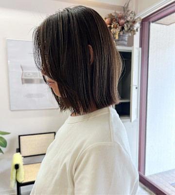 【Look at】極細ハイライト切りっぱなしボブ